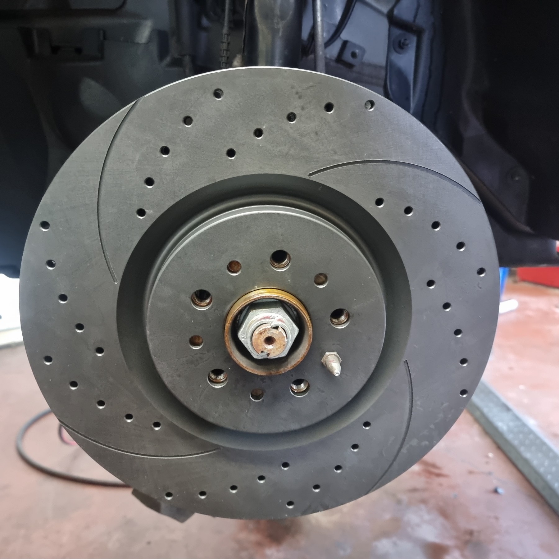 HyperBrake Motorsport Front 4pot Big Brake Kit without calipers for Fiat 500L for Ate 4pot Calipers from Audi A4 B9 and monoblock brake discs 330x32mm - Image 3